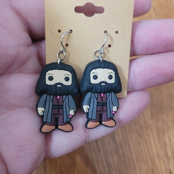 New Rubeus Hagrid Harry Potter Dangle Earrings - Picture 2 of 5
